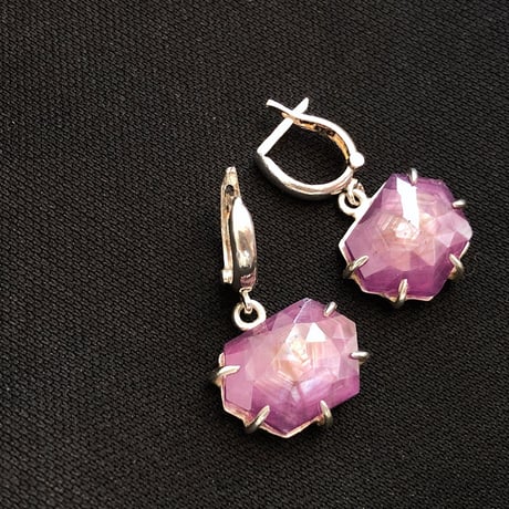 ナチュラルピンクサファイア　SVピアス