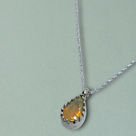 煌めくオーロラ プレシャスオパール シルバーネックレス