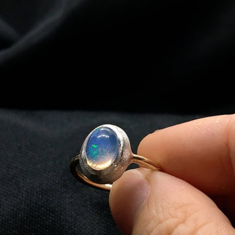 9号　青さ際立つウォーターオパール18K＆シルバーリング