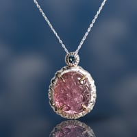 希少彫刻ピンクトルマリン&サファイア　K10ゴールド&シルバーネックレス
