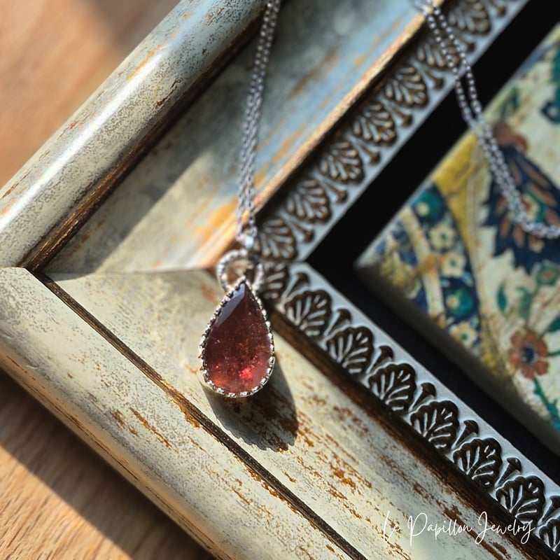 大人色ワインレッド トルマリン シルバーネックレス | Le Papillon Jewelry
