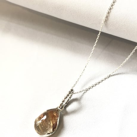 コロンとした綺麗なルチルクォーツ　シルバーネックレス
