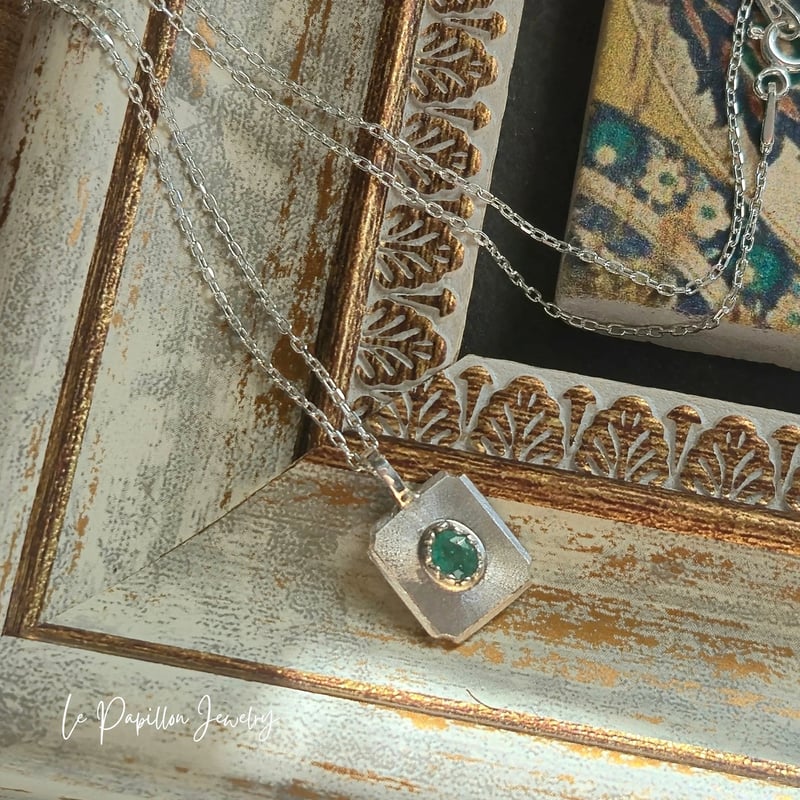 Cadre エメラルド シルバーネックレス | Le Papillon Jewelry