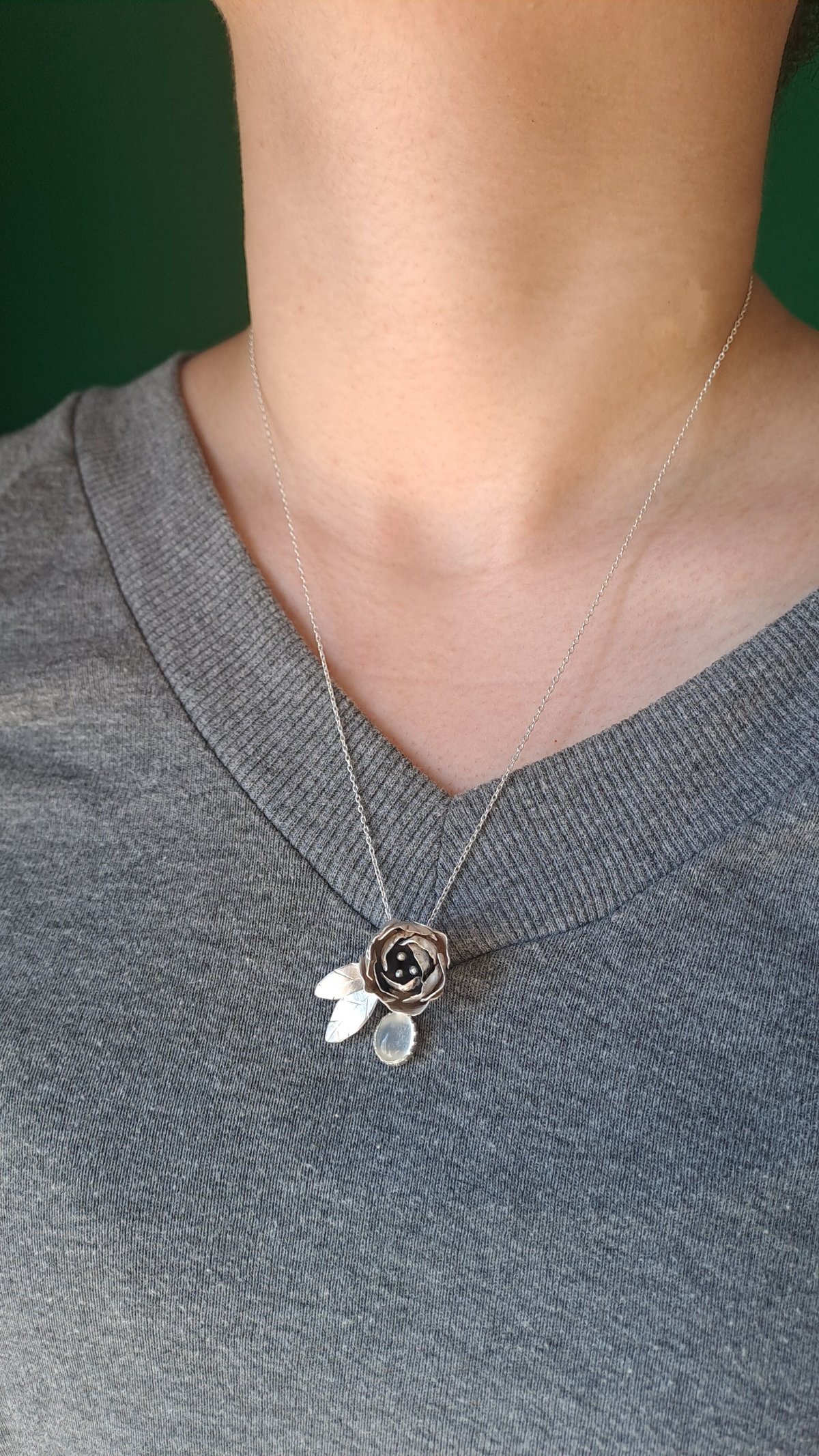 Bloom 芍薬とキャッツアイムーンストーン シルバーネックレス