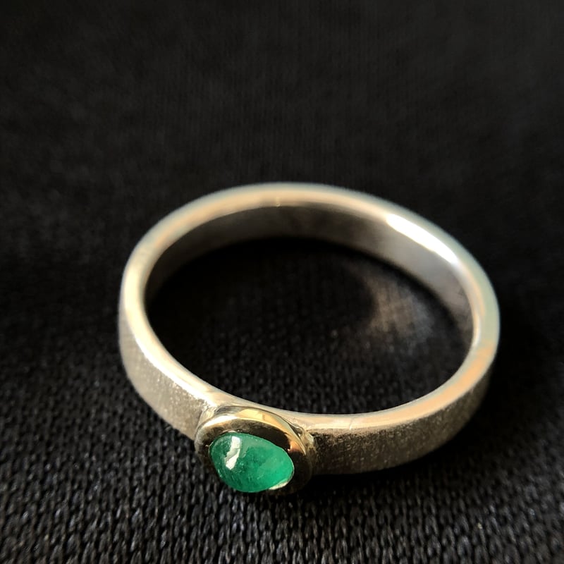 14号 惹かれるグリーン エメラルド K 18&シルバーリング | Le