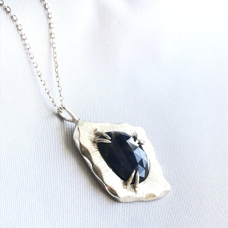 ローズカット ナチュラル　ブルーサファイア　Silverネックレス