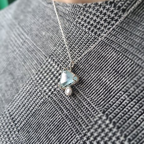 トライアングルなアクアマリン&cz シルバーネックレス