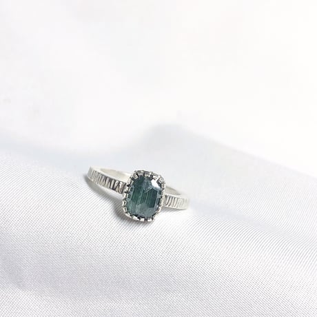 10.5号　ローズカット麗しいグリーントルマリン　シルバーリング