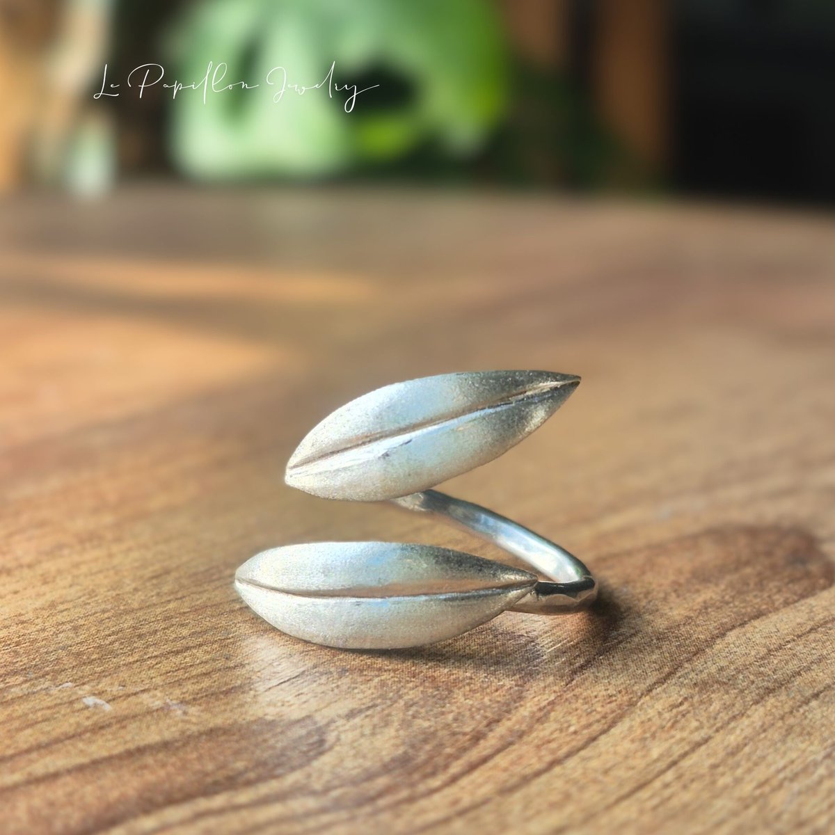 シルバーの葉っぱリング｜ボタニカルオープンリング | Le Papillon Jewelry