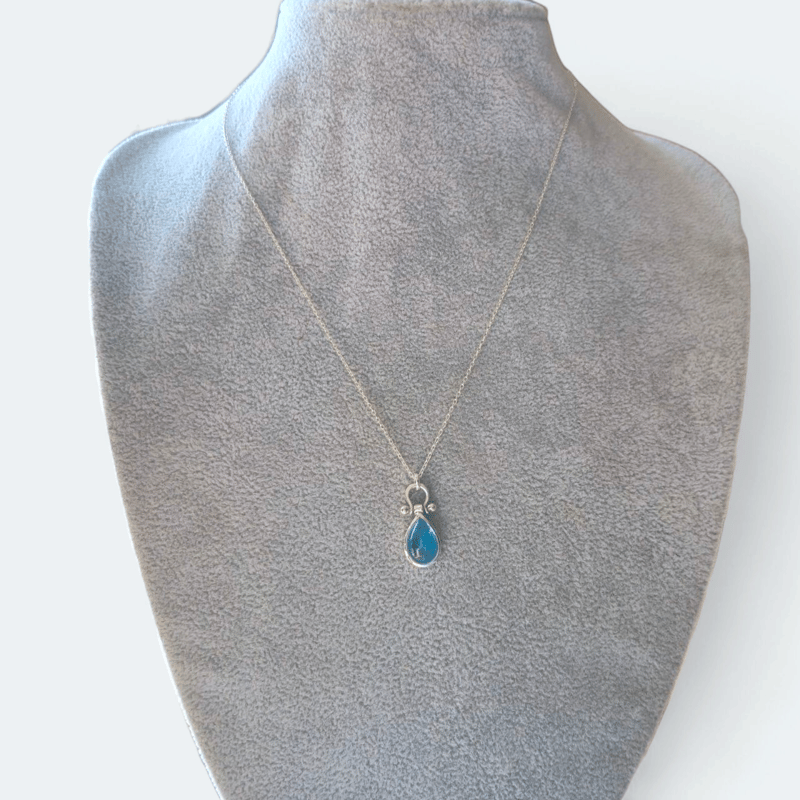 青さ際立つスイスブルートパーズ シルバーネックレス | Le Papillon