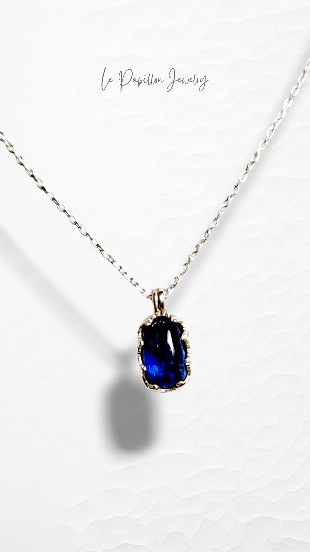 際立つブルーカイヤナイト シルバーネックレス | Le Papillon Jewelry