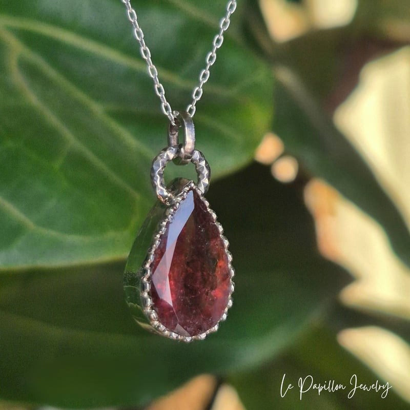 大人色ワインレッド トルマリン シルバーネックレス | Le Papillon Jewelry