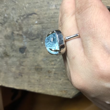 16号　美麗カービングアクアマリン　Ｋ18&シルバーリング