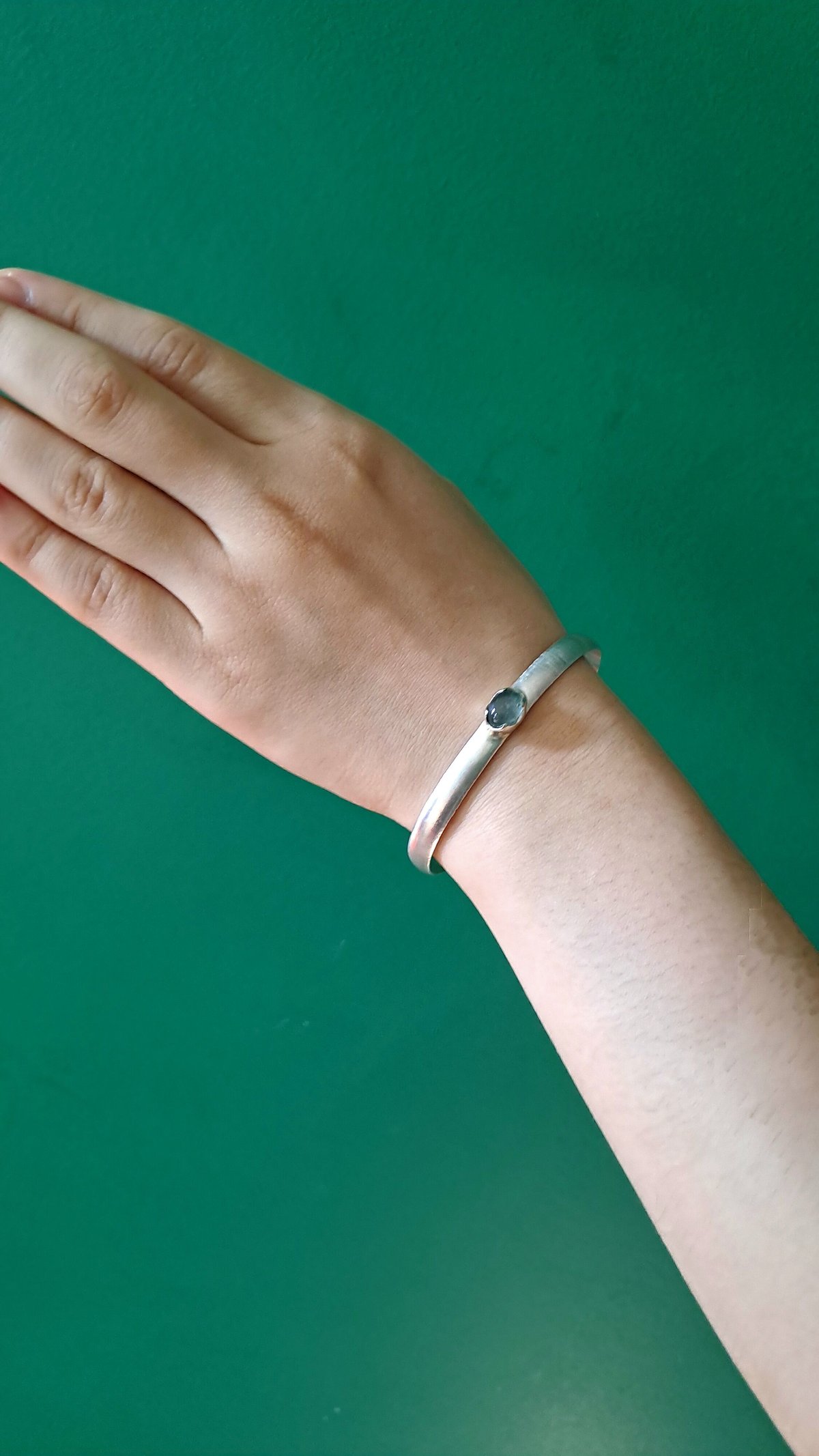 ブルーグレートルマリン シルバーバングル | Le Papillon Jewelry ブルーグレートルマリン シルバーバングル | Le Papillon Jewelry