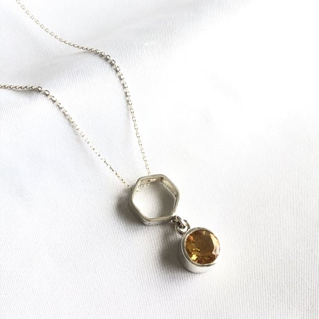 ヘキサゴン&煌めきシトリン　Silverネックレス