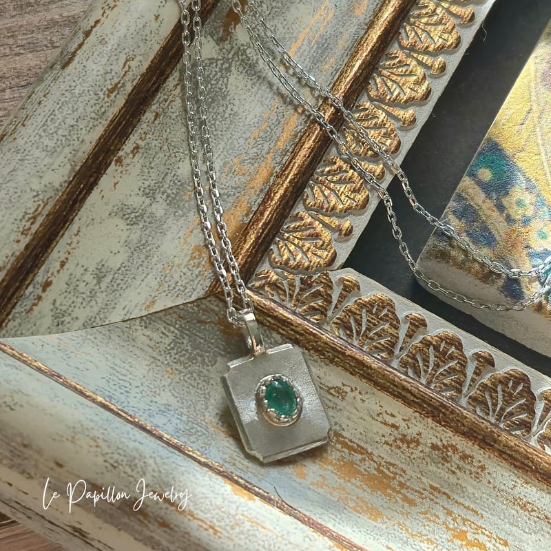 Cadre エメラルド シルバーネックレス | Le Papillon Jewelry