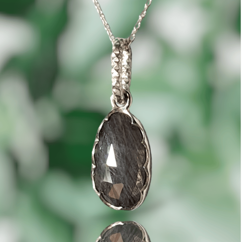 ローズカット グレーサファイア シルバーネックレス | Le Papillon Jewelry