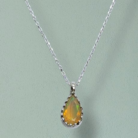 煌めくオーロラ プレシャスオパール シルバーネックレス