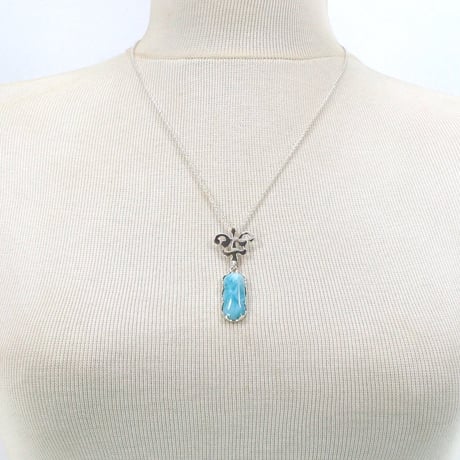 カリブの水色ラリマーネックレス