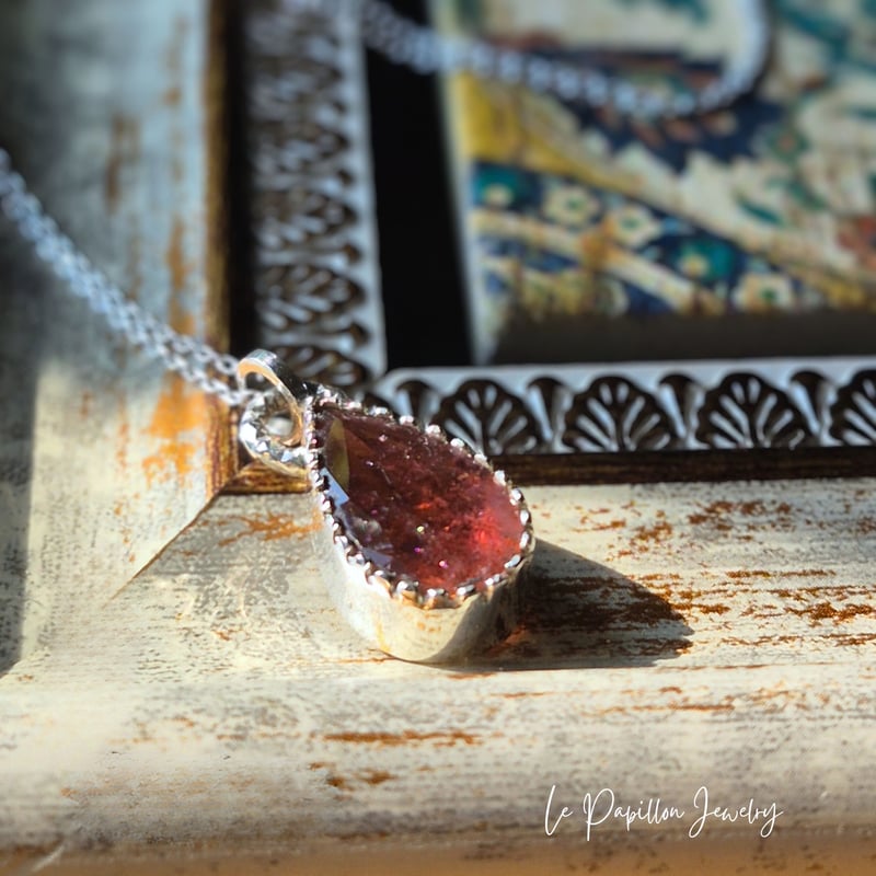 赤ワイン色のピンクトルマリンペンダントトップ ブラジル産]バイカラートルマリンペンダントトップ（シルバー925