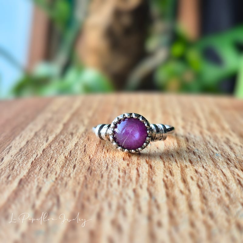 11号 レッドパープル スターサファイア シルバーリング | Le Papillon
