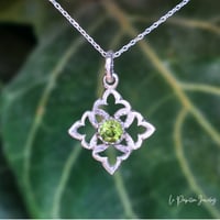 Cléa  新緑のペリドット シルバーネックレス