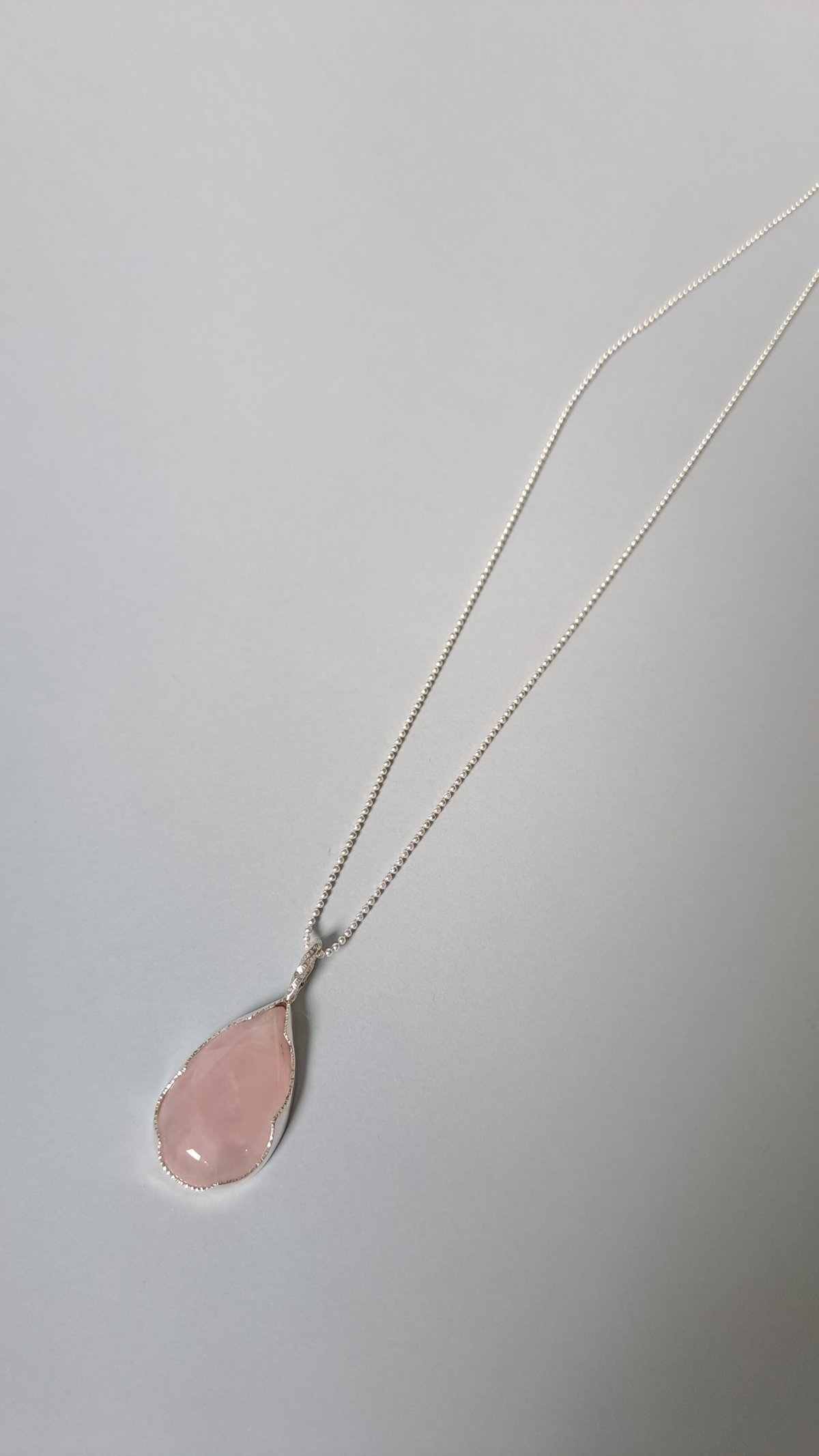 淡い大人色ローズクォーツ シルバーネックレス | Le Papillon Jewelry