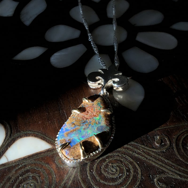 【トップのみ】オーストラリア オパール付きシルバーネックレス アンティーク オーストラリア オパール付きシルバーネックレス アンティーク
