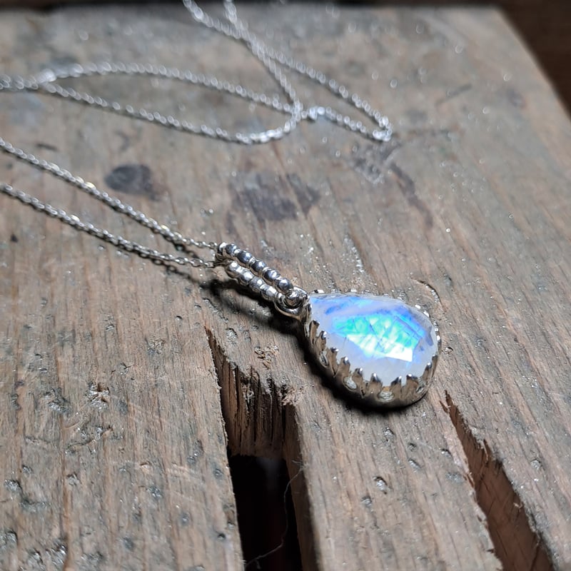 ☆Odul☆レインボームーンストーン☆ネックレス & リング☆未使用品☆ 優美なレインボームーンストーン シルバーネックレス | Le Papillon