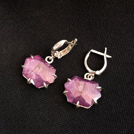 ナチュラルピンクサファイア　SVピアス