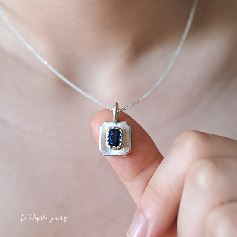 Cadre 高品質カイヤナイト シルバーネックレス | Le Papillon