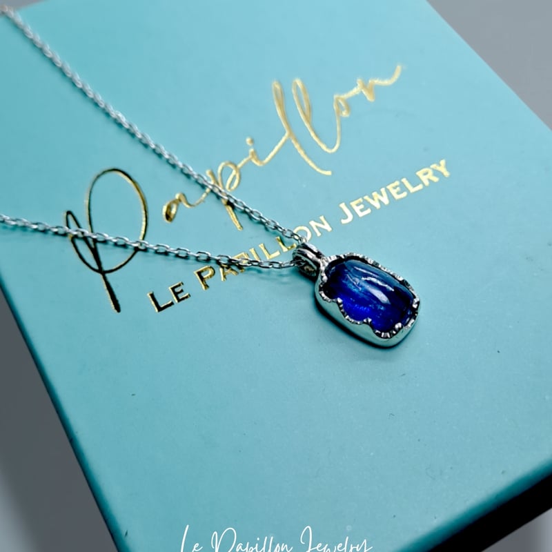 際立つブルーカイヤナイト シルバーネックレス | Le Papillon Jewelry