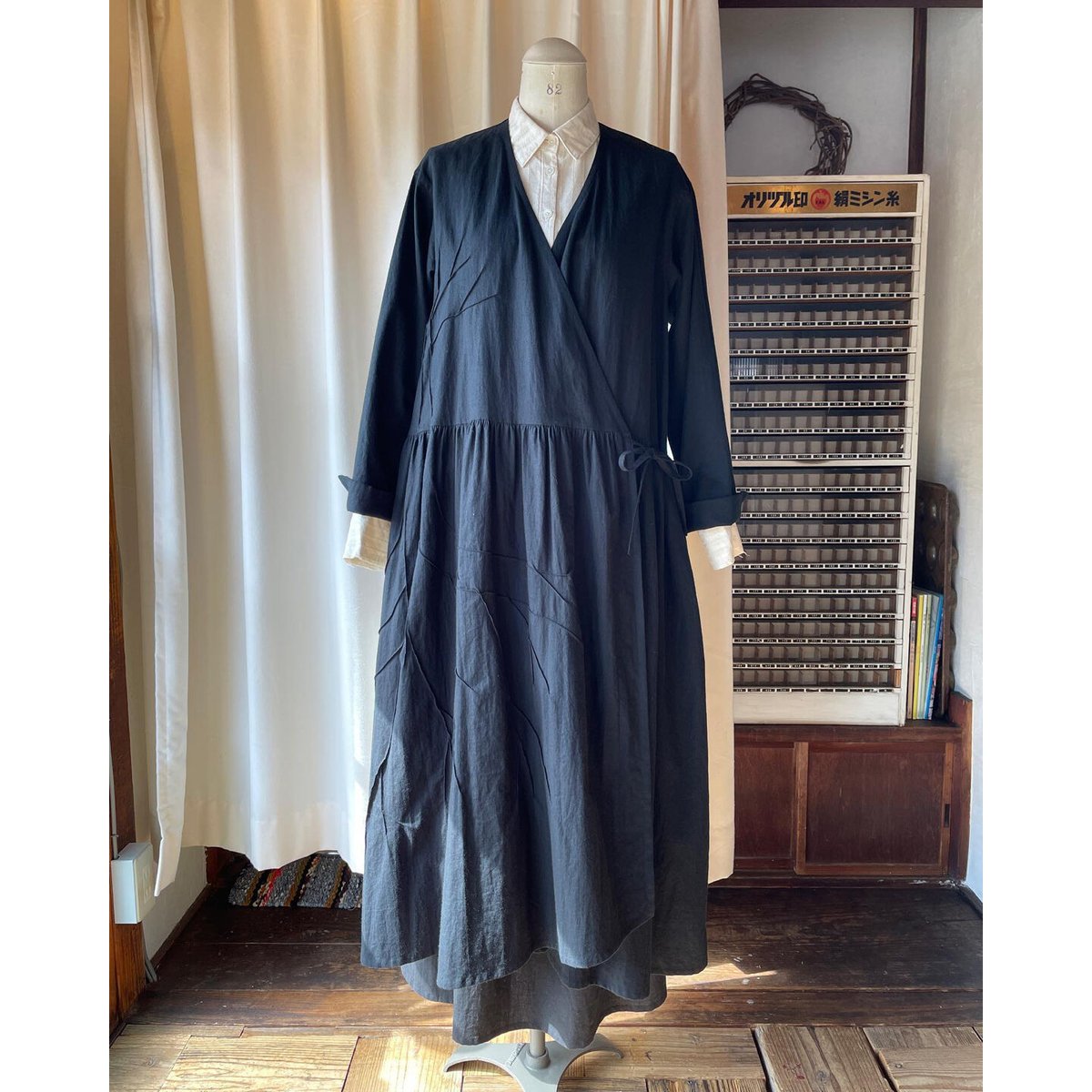 ピンタックアート】カシュクールワンピース ブラック | 福月洋装店