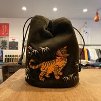 「THE UNION」THE COLOR / TORA DRAWSTRING BAG / color - OLIVE