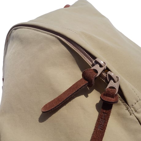 「THE UNION」THE COLOR / "T-PATCH" ONIGIRI BAG / color - BEIGE