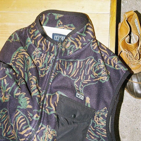 「THE UNION」THE FABRIC / TIGER FLEECE VEST / color -  PURPLE