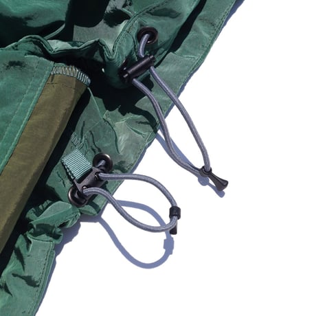 「THE UNION」THE FABRIC /  PULL NYLON PARKA / color - GREEN