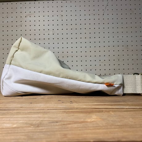 「THE UNION」THE COLOR / KATANA BAG / color - IVORY