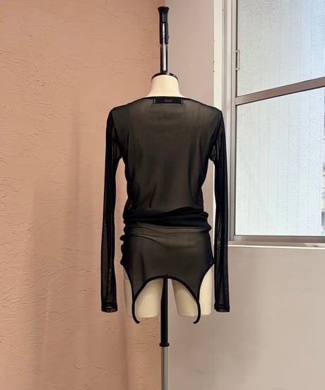 T04 The dual muse top