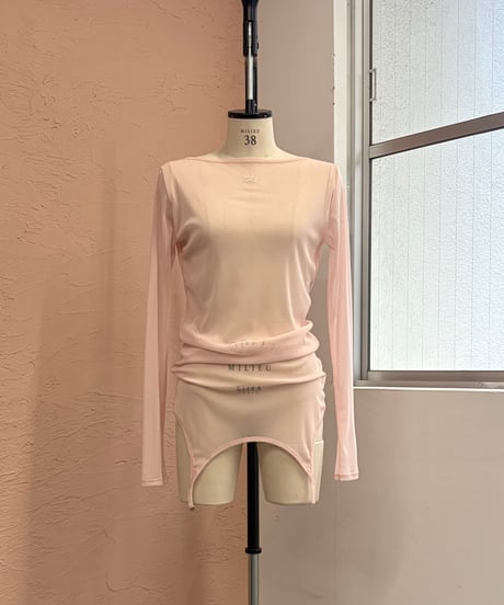 T04 The dual muse top