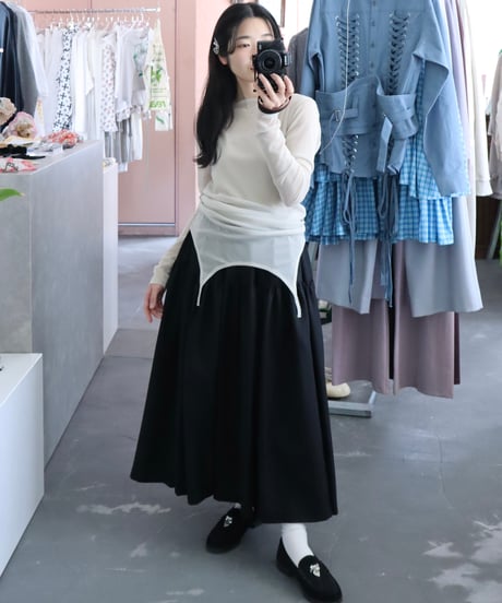 T04 The dual muse top