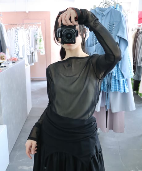 T04 The dual muse top