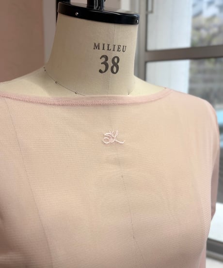 T04 The dual muse top
