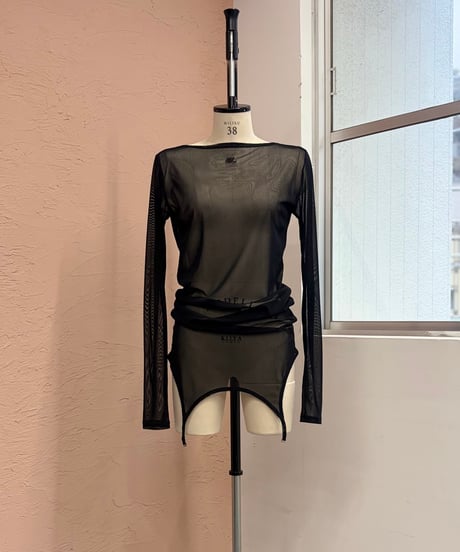 T04 The dual muse top