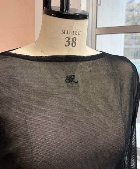 T04 The dual muse top