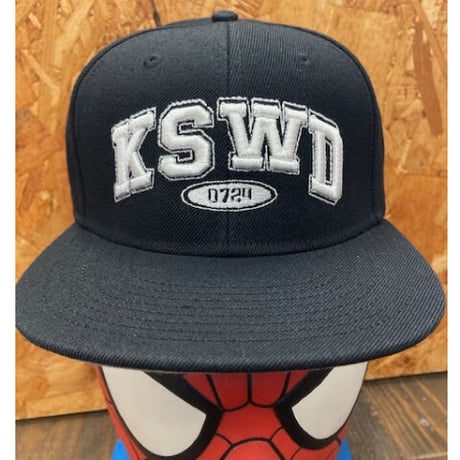 【KISHIWADA CITY】KSWD COLLEGE SNAPBACK CAP (BLACK)