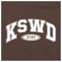 【KISHIWADA CITY】KSWD COLLEGE TEE(BROWN)