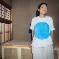 【スドウ図画工作/スドウPユウジ】粒画 TEE(ホワイト/蛍光ブルー)
