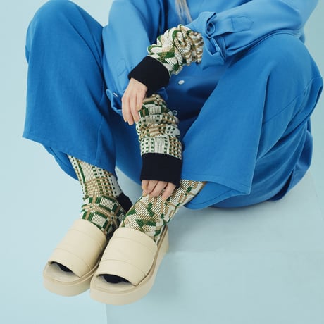 <1/2series> LIGHT (BEIGE)