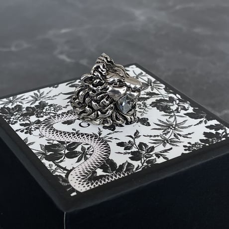 gucci lion hed crystal silver ring 16号